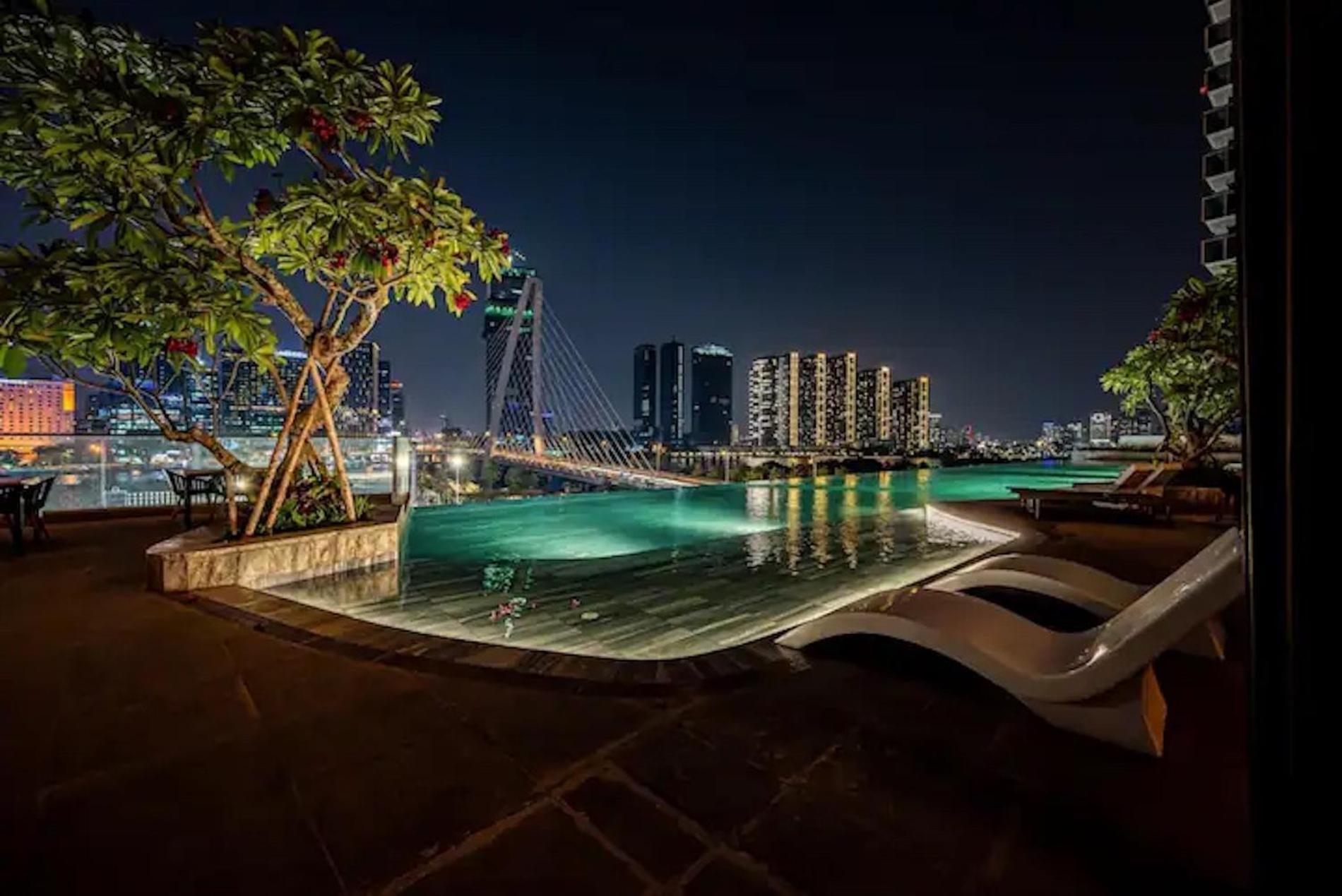 The Opera Apartment Cental Saigon Free Pool-Gym-Sauna Room- Golf Mini ホーチミン市 エクステリア 写真