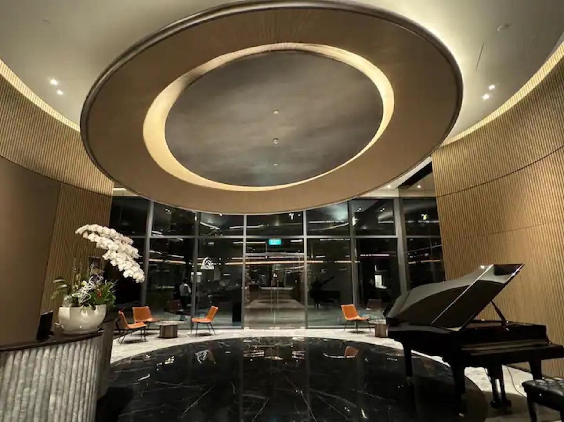 The Opera Apartment Cental Saigon Free Pool-Gym-Sauna Room- Golf Mini ホーチミン市 エクステリア 写真