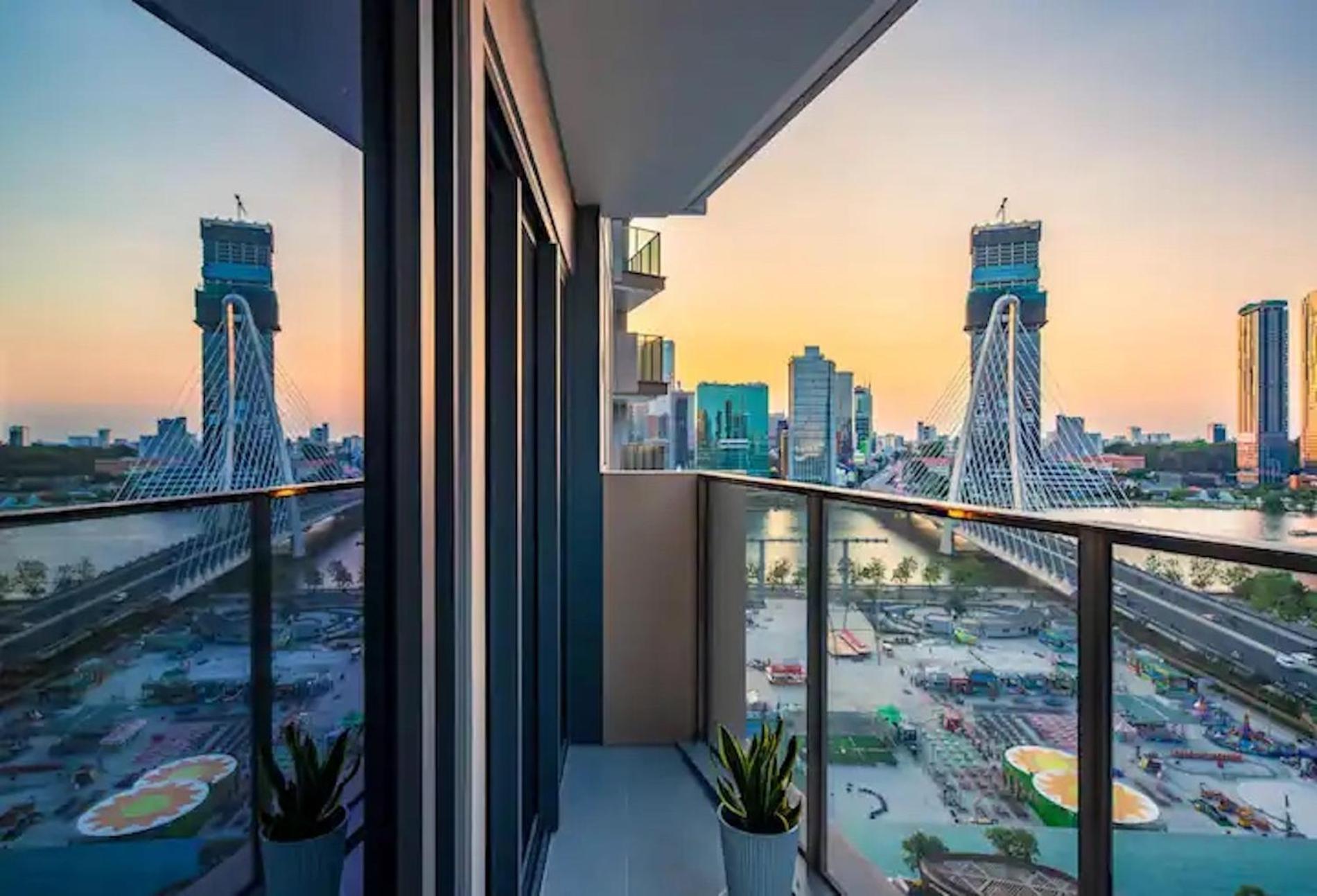 The Opera Apartment Cental Saigon Free Pool-Gym-Sauna Room- Golf Mini ホーチミン市 エクステリア 写真