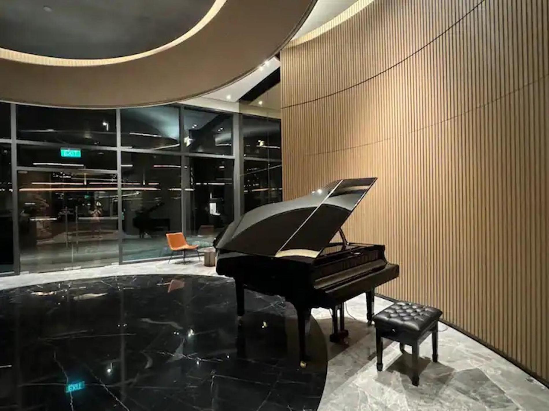The Opera Apartment Cental Saigon Free Pool-Gym-Sauna Room- Golf Mini ホーチミン市 エクステリア 写真