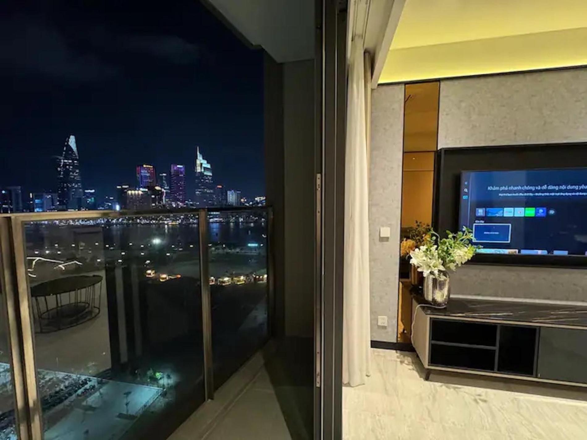 The Opera Apartment Cental Saigon Free Pool-Gym-Sauna Room- Golf Mini ホーチミン市 エクステリア 写真