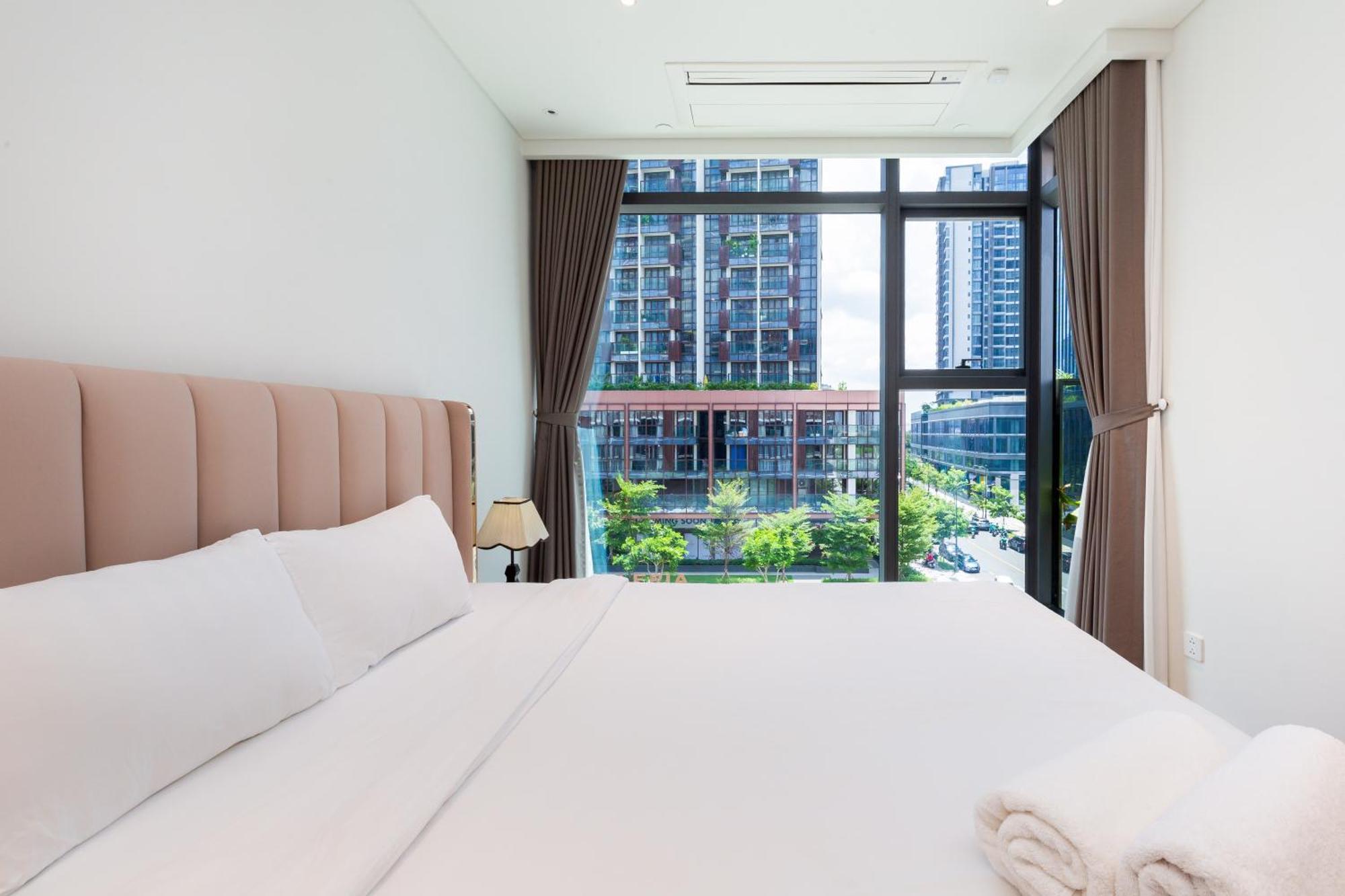 The Opera Apartment Cental Saigon Free Pool-Gym-Sauna Room- Golf Mini ホーチミン市 エクステリア 写真