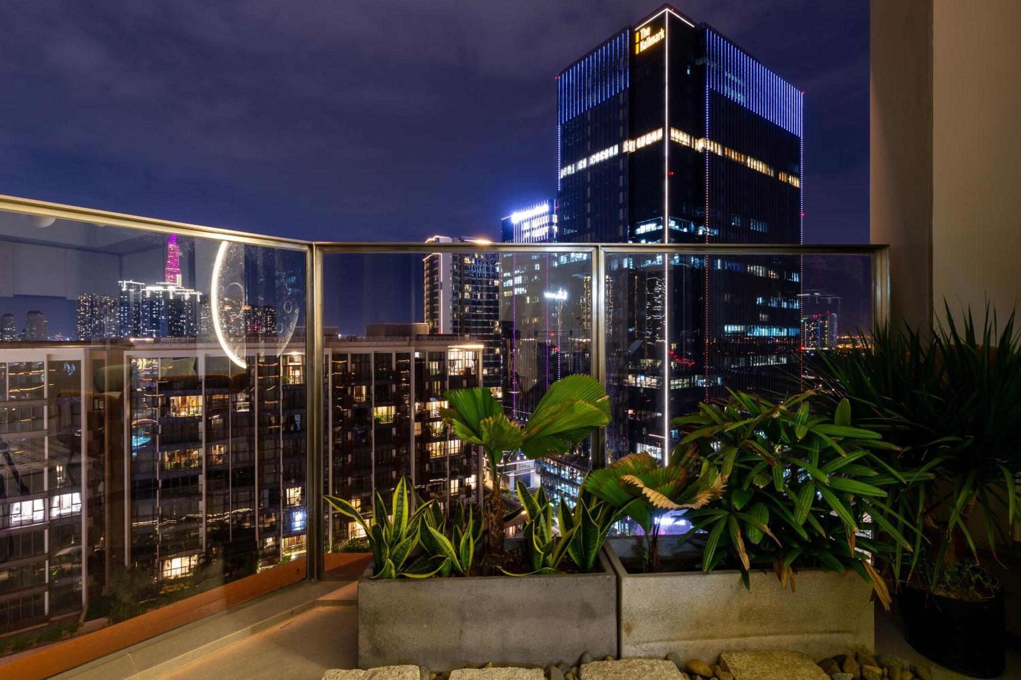 The Opera Apartment Cental Saigon Free Pool-Gym-Sauna Room- Golf Mini ホーチミン市 エクステリア 写真