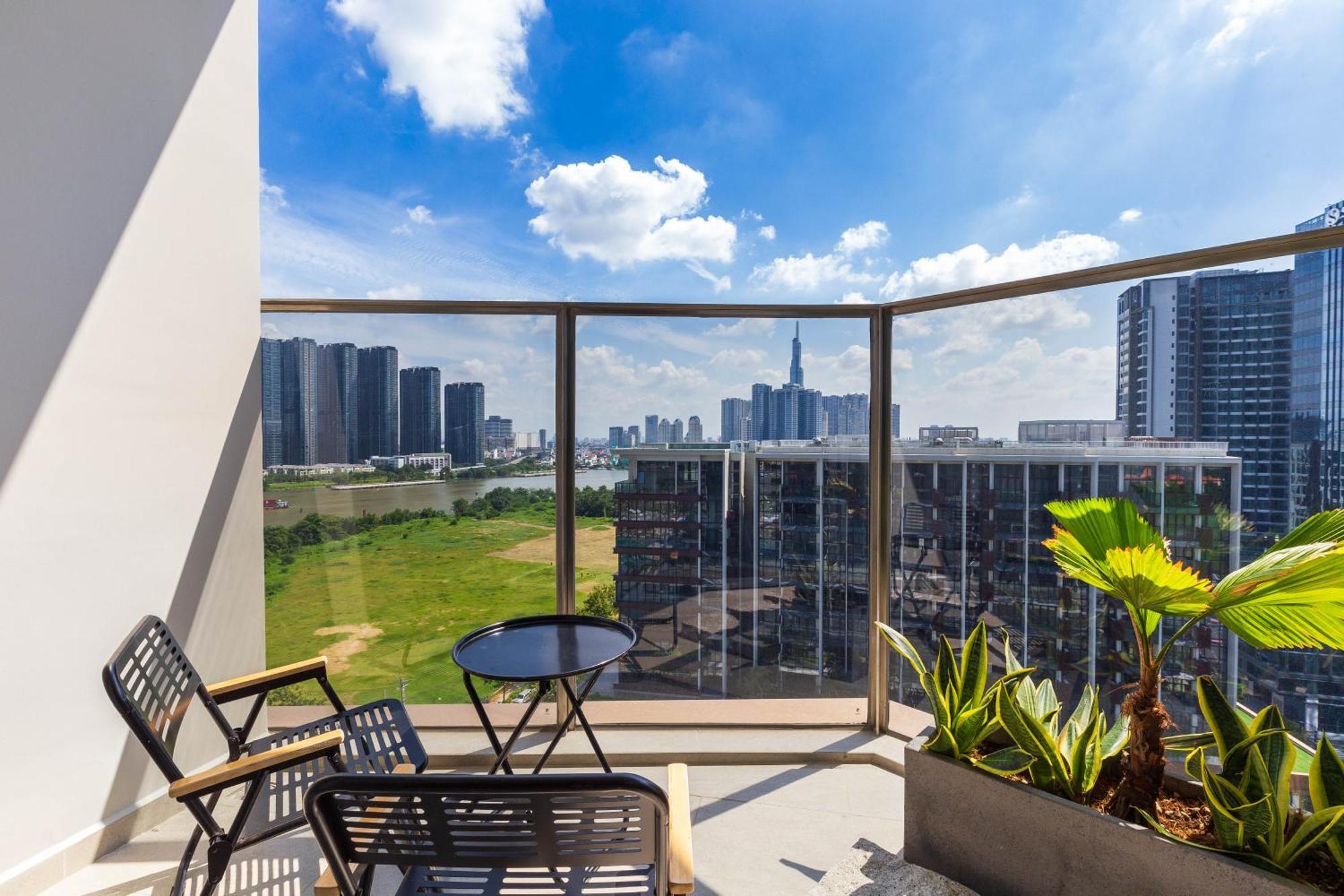 The Opera Apartment Cental Saigon Free Pool-Gym-Sauna Room- Golf Mini ホーチミン市 エクステリア 写真